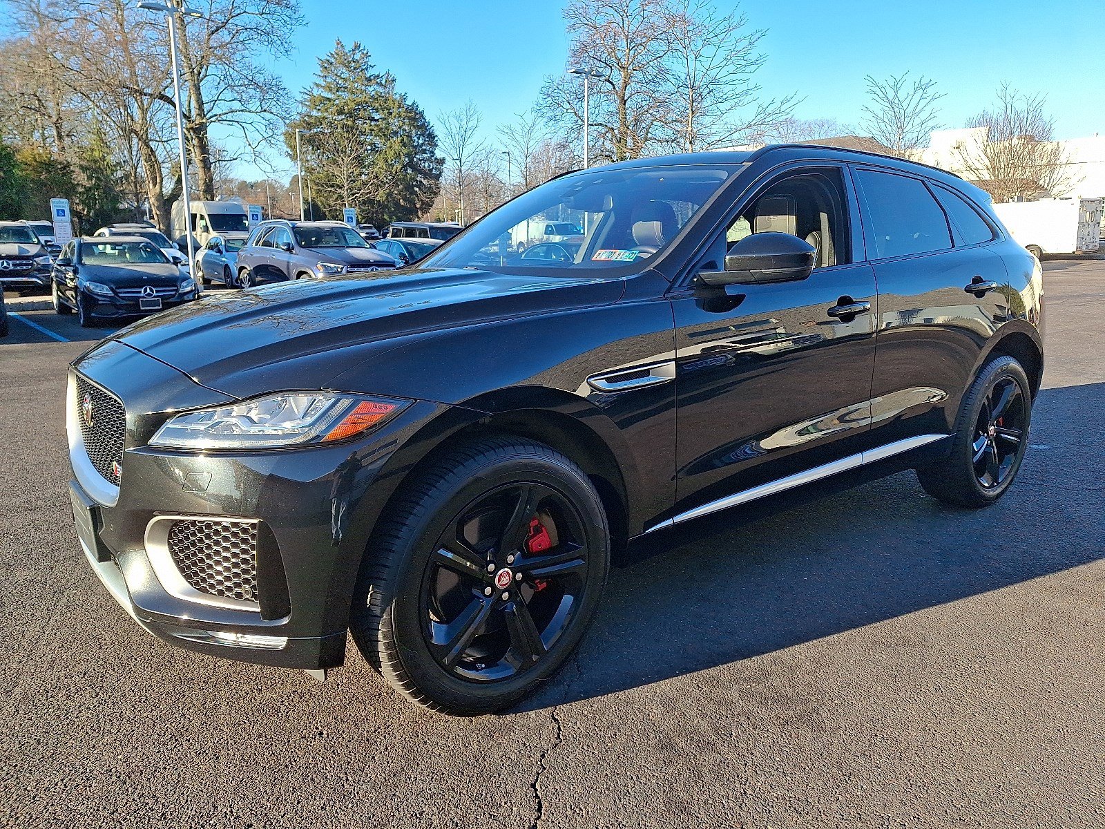 Used 2018 Jaguar F-PACE S image 3