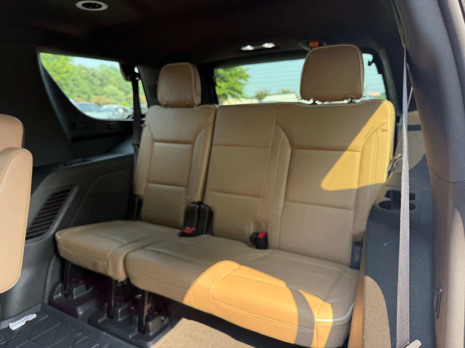 Used 2022 Chevrolet Tahoe Premier AWD/4WD image 28