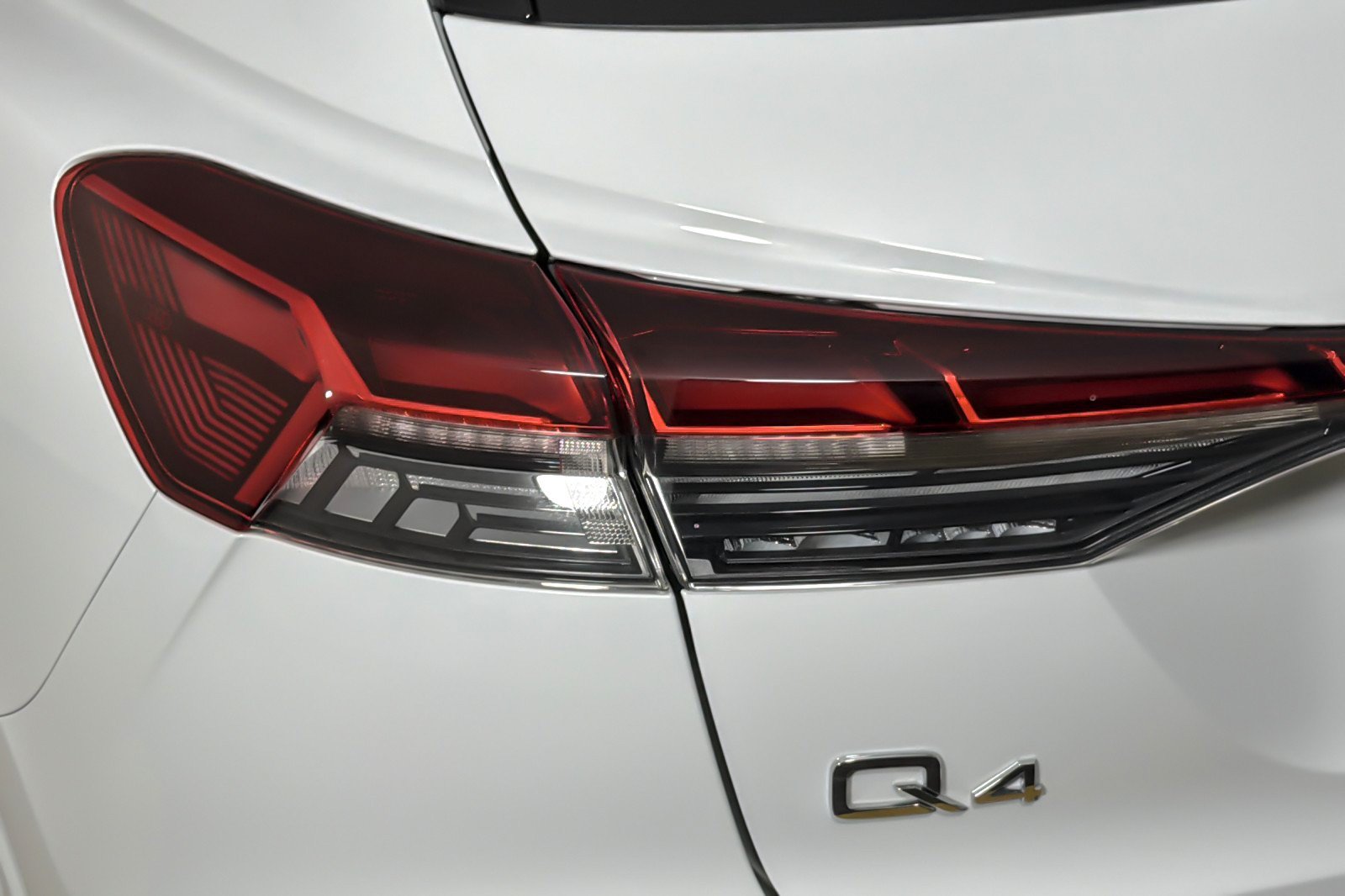Certified 2023 Audi Q4 e-tron Premium Plus w/ Premium Plus AWD/4WD image 27