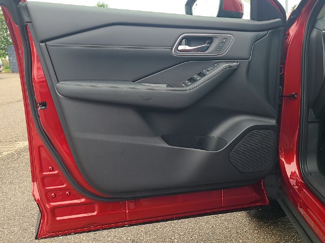 New 2026 Nissan Rogue Platinum AWD/4WD image 10