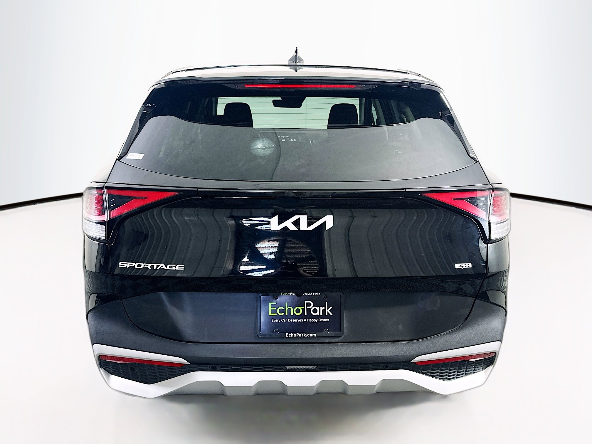 Used 2025 Kia Sportage LX image 7