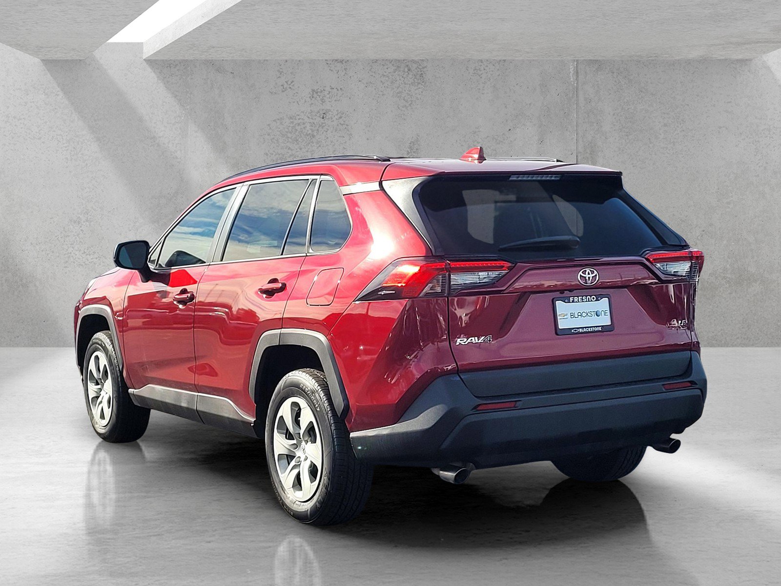 Used 2020 Toyota RAV4 LE image 6