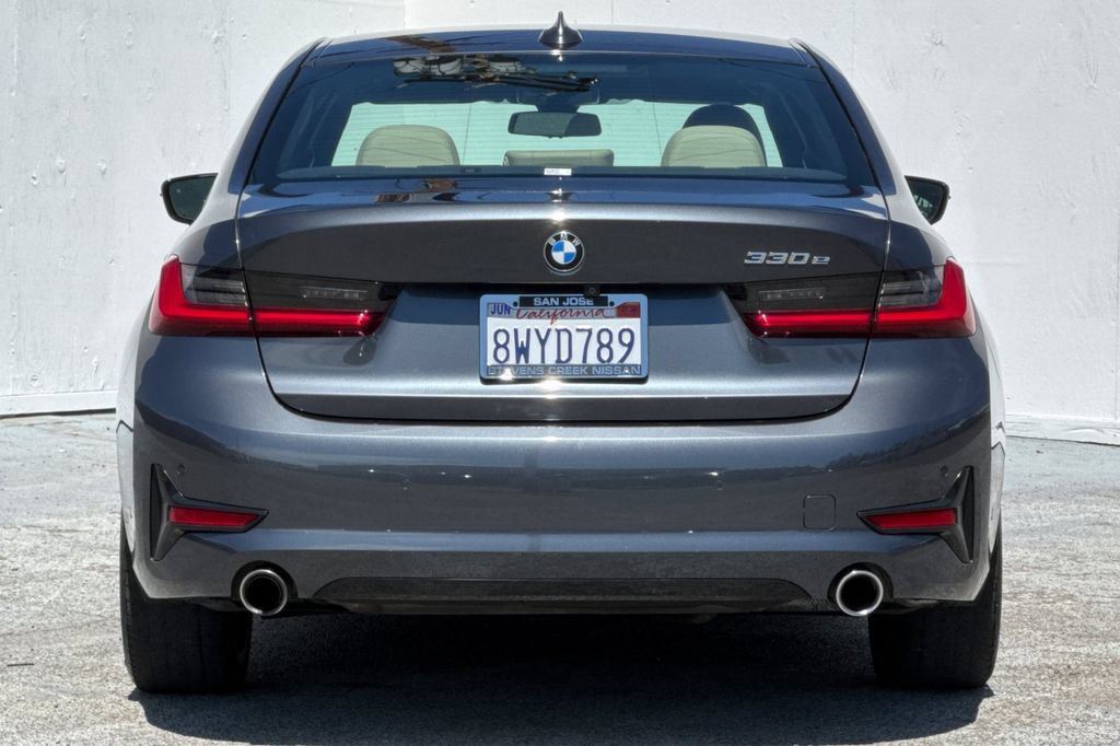 Used 2021 BMW 330e w/ Parking Assistance Package RWD image 4