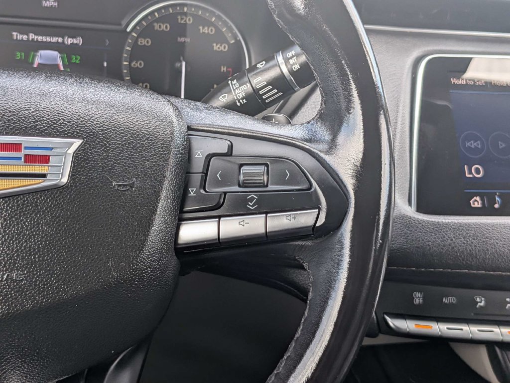 Used 2021 Cadillac XT4 Premium Luxury FWD image 24