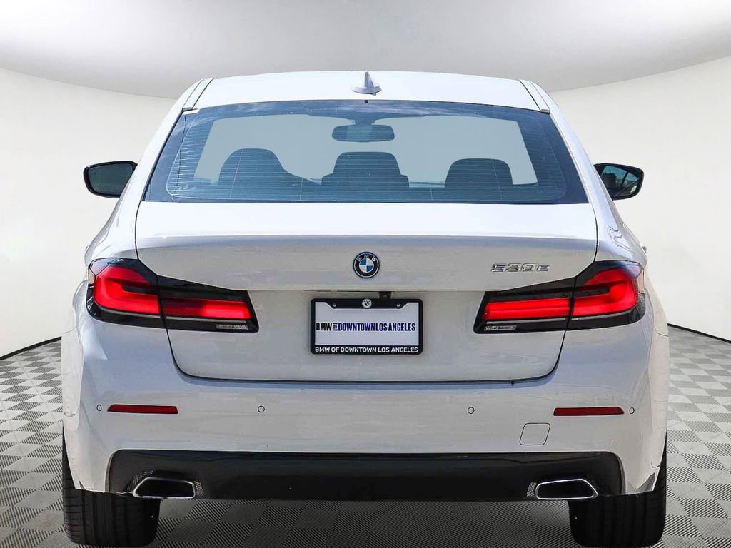 Used 2023 BMW 530e w/ Convenience Package image 5