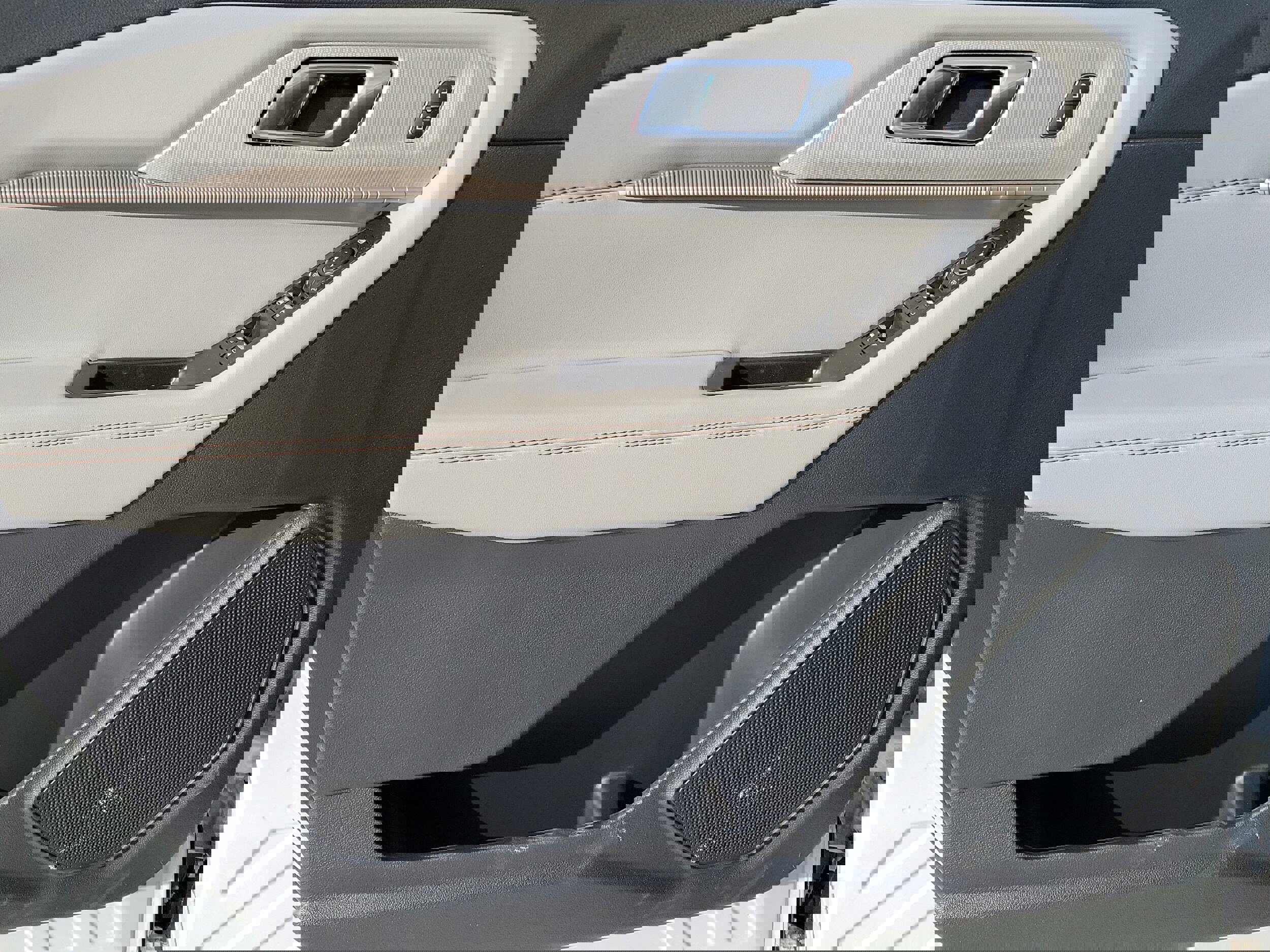 New 2026 Ford Explorer Active w/ Active Comfort Package image 10