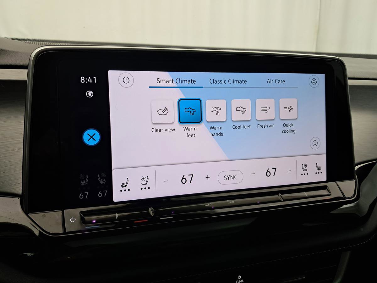 Used 2025 Volkswagen Atlas Cross Sport SE image 25