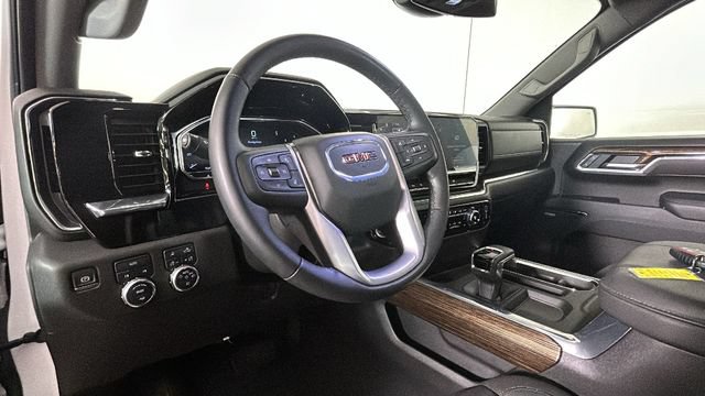 Used 2025 GMC Sierra 1500 Elevation w/ Preferred Package AWD/4WD image 14
