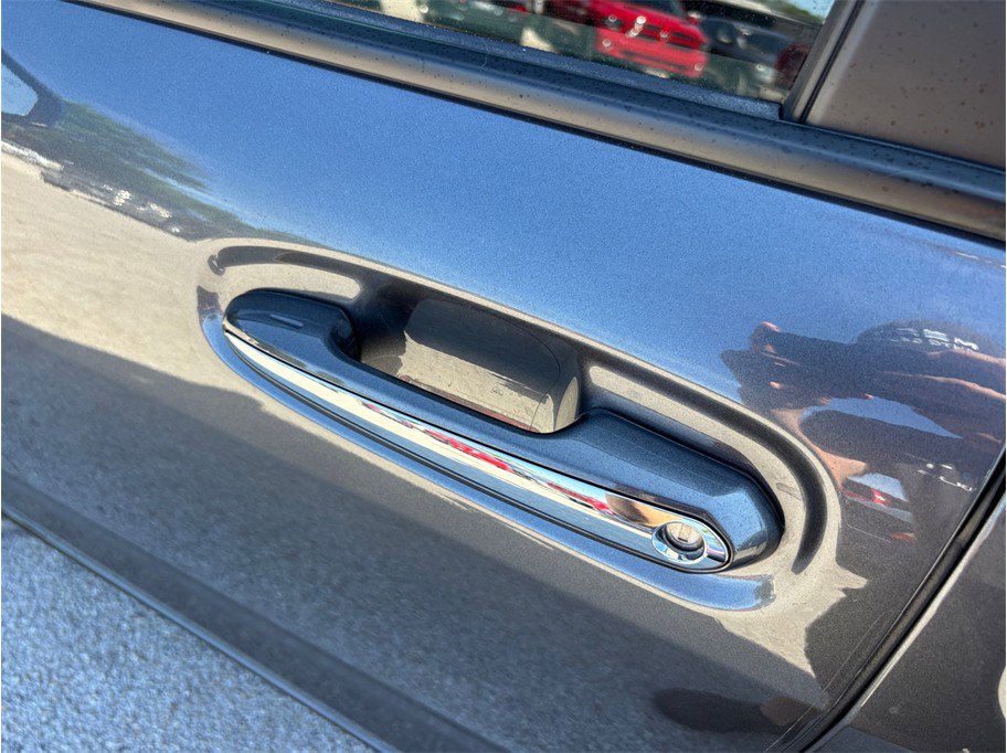 Used 2025 Toyota Sienna Platinum AWD/4WD image 19