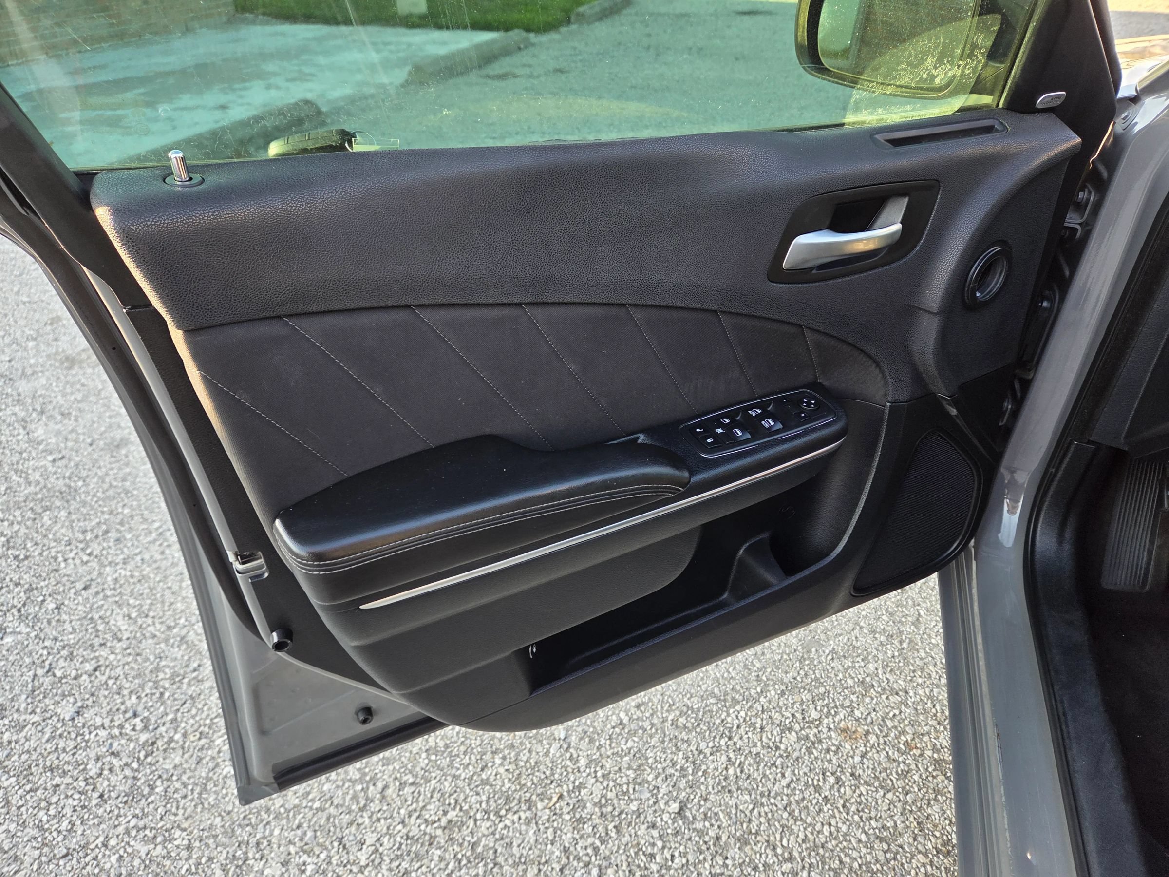 Used 2018 Dodge Charger SXT Plus RWD image 12
