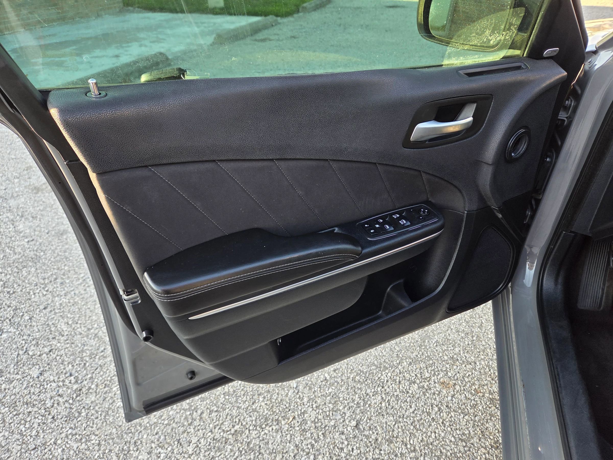 Used 2018 Dodge Charger SXT Plus image 12