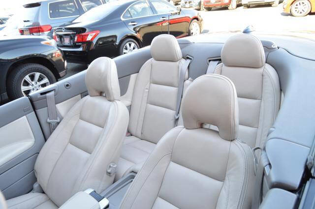 Used 2011 Volvo C70 T5 w/ Convenience Pkg image 50