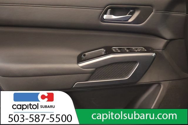 Used 2025 Nissan Pathfinder SL w/ SL Premium Package AWD/4WD image 11