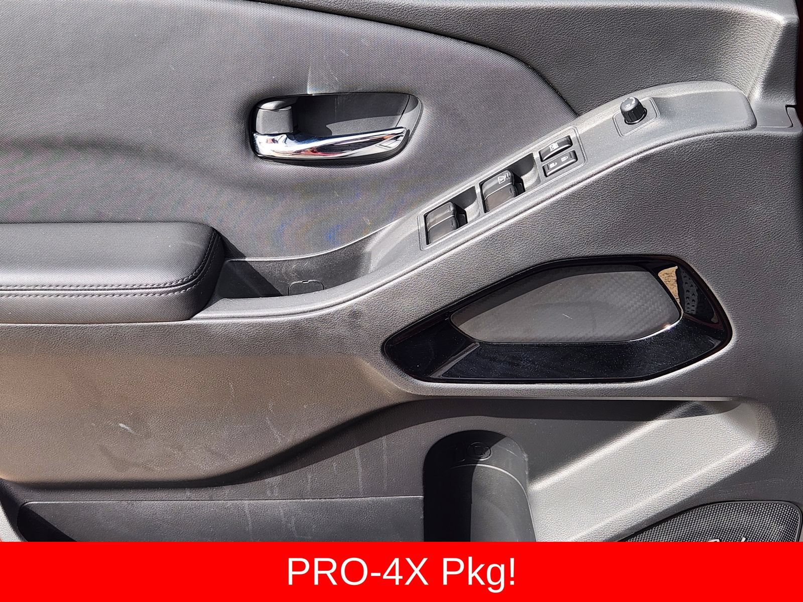 Used 2022 Nissan Frontier PRO-4X w/ Pro-4X Premium Package AWD/4WD image 31