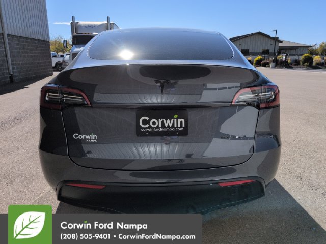 Used 2022 Tesla Model Y Long Range AWD/4WD image 4