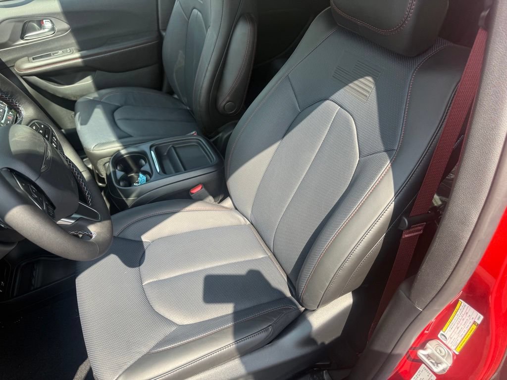 New 2027 Chrysler Pacifica Select FWD image 16