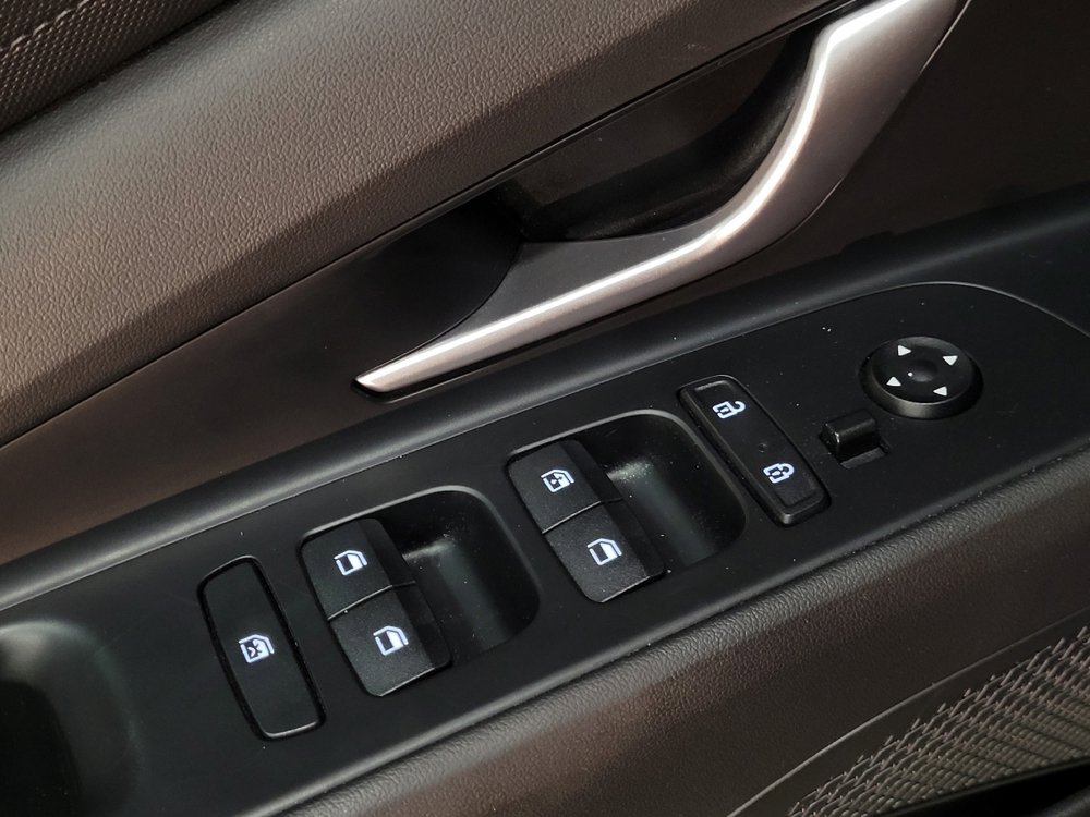 Used 2023 Hyundai Elantra SEL w/ Cargo Package image 27