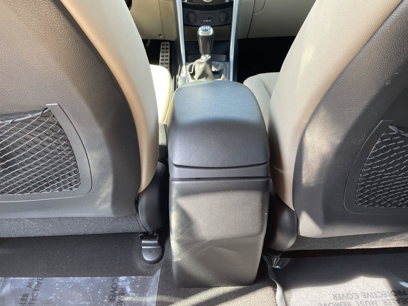 Used 2013 Hyundai Elantra GT w/ Touch & Go Pkg FWD image 19