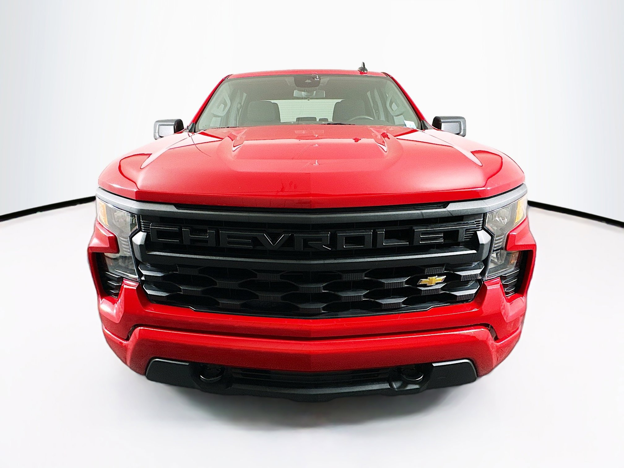 Used 2025 Chevrolet Silverado 1500 Custom image 2