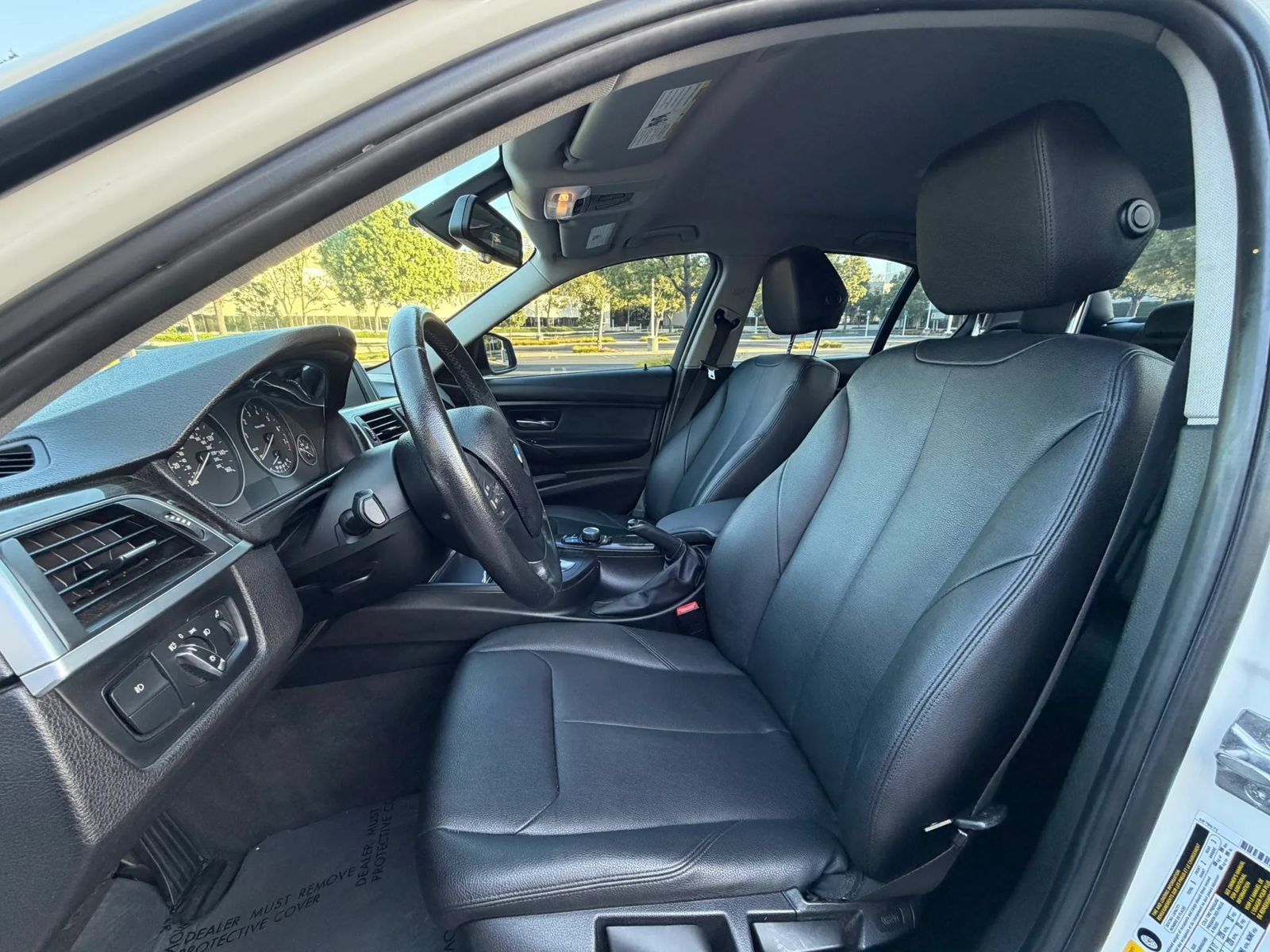 Used 2018 BMW 320i Sedan RWD image 10
