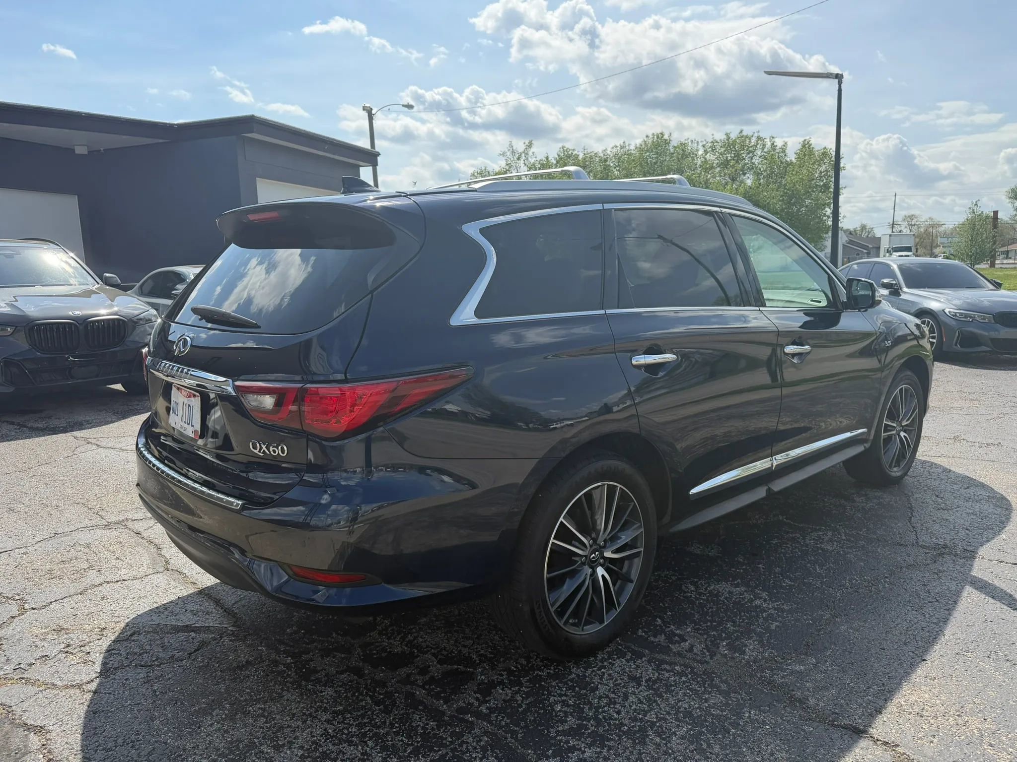 Used 2018 INFINITI QX60 Luxe w/ Deluxe Technology Package image 6