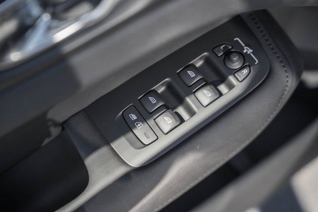 New 2026 Volvo XC60 B5 Plus w/ Protection Package Premier image 34