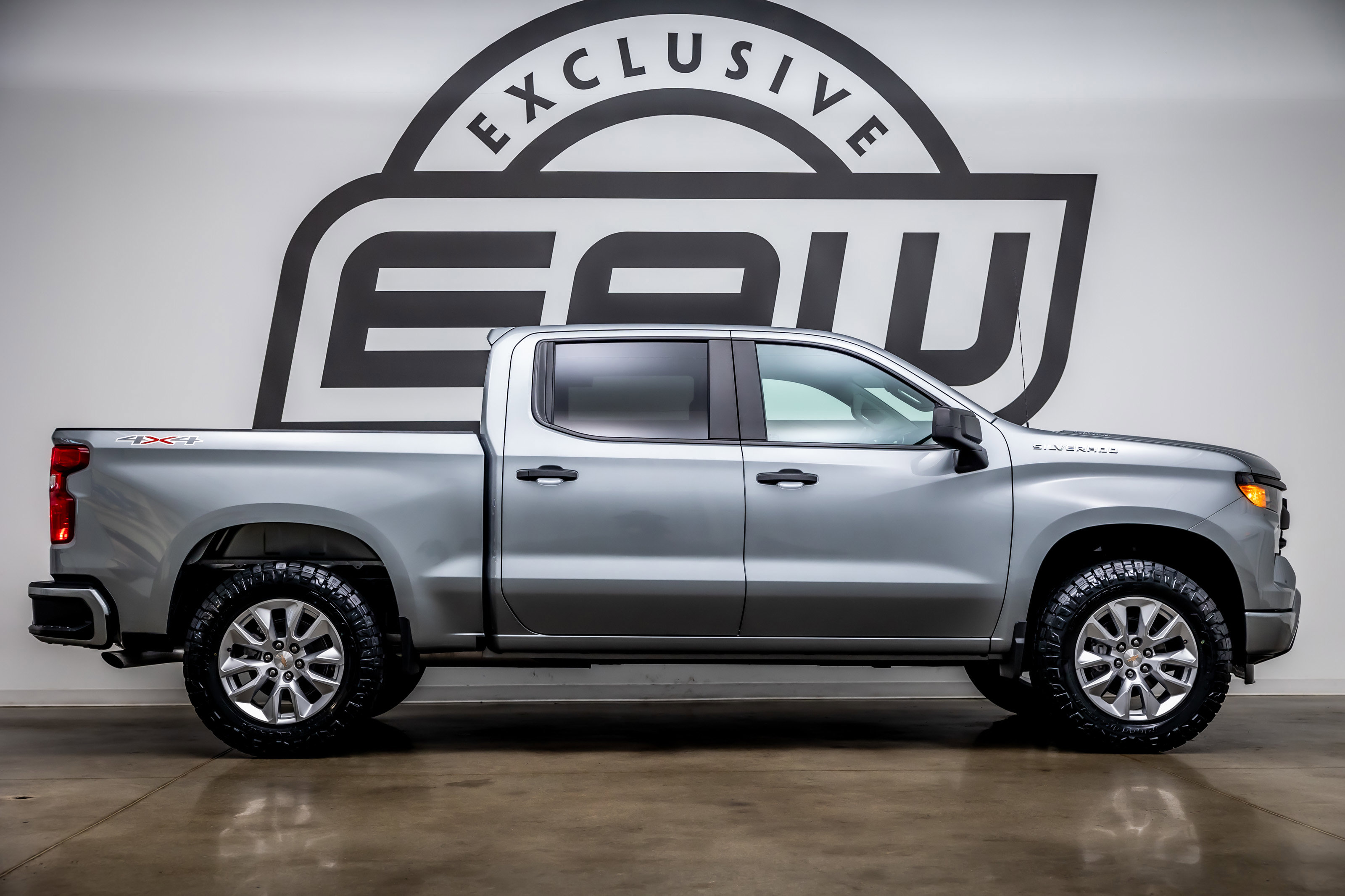 Used 2025 Chevrolet Silverado 1500 Custom image 8