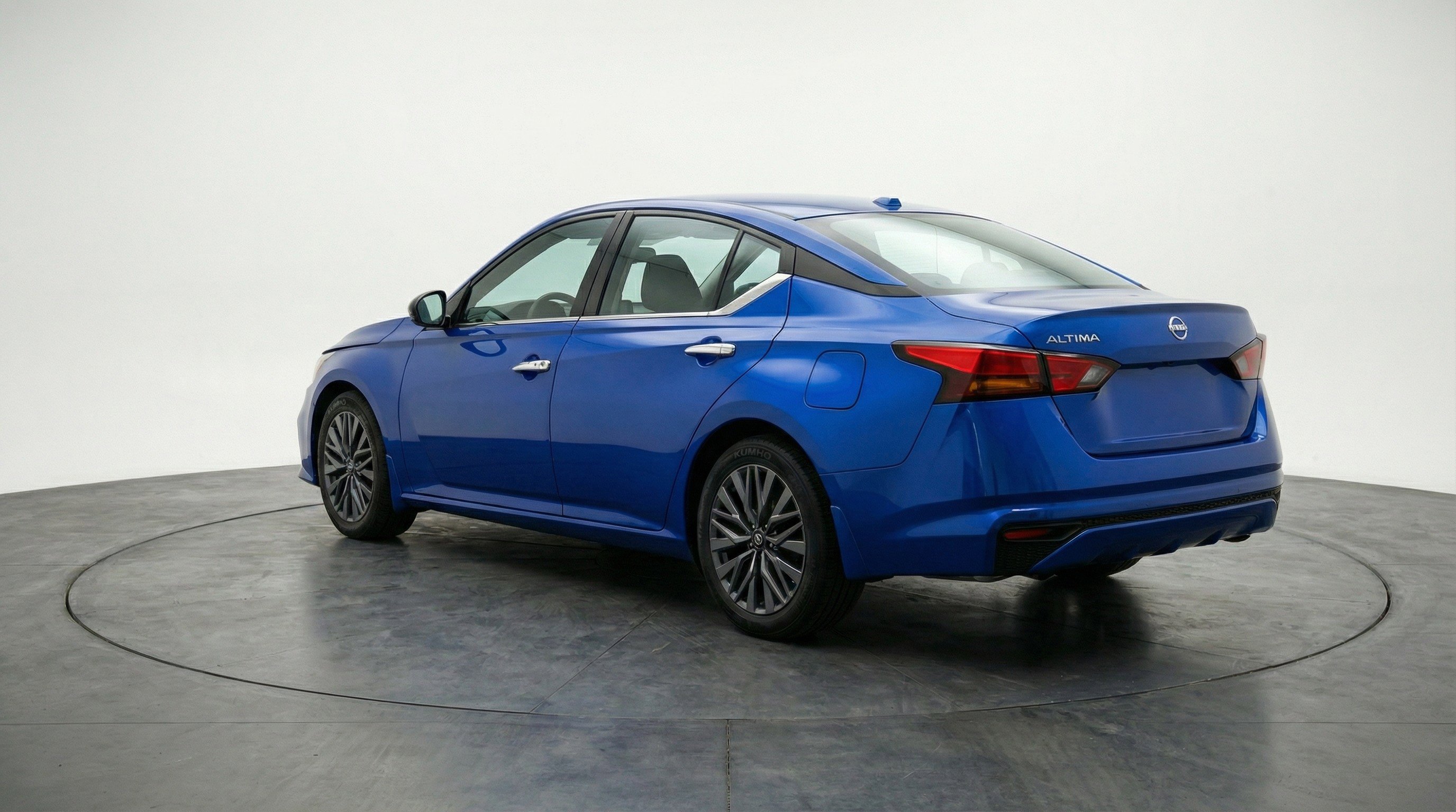 Used 2025 Nissan Altima 2.5 SV image 6