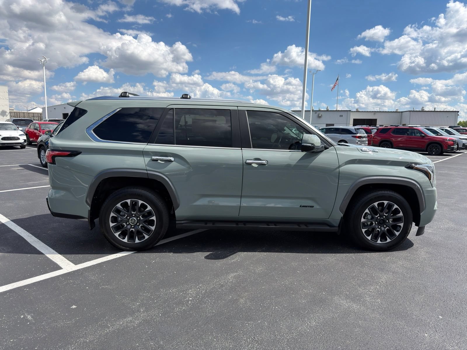 Used 2024 Toyota Sequoia Limited w/ Tow Technology Package AWD/4WD image 7