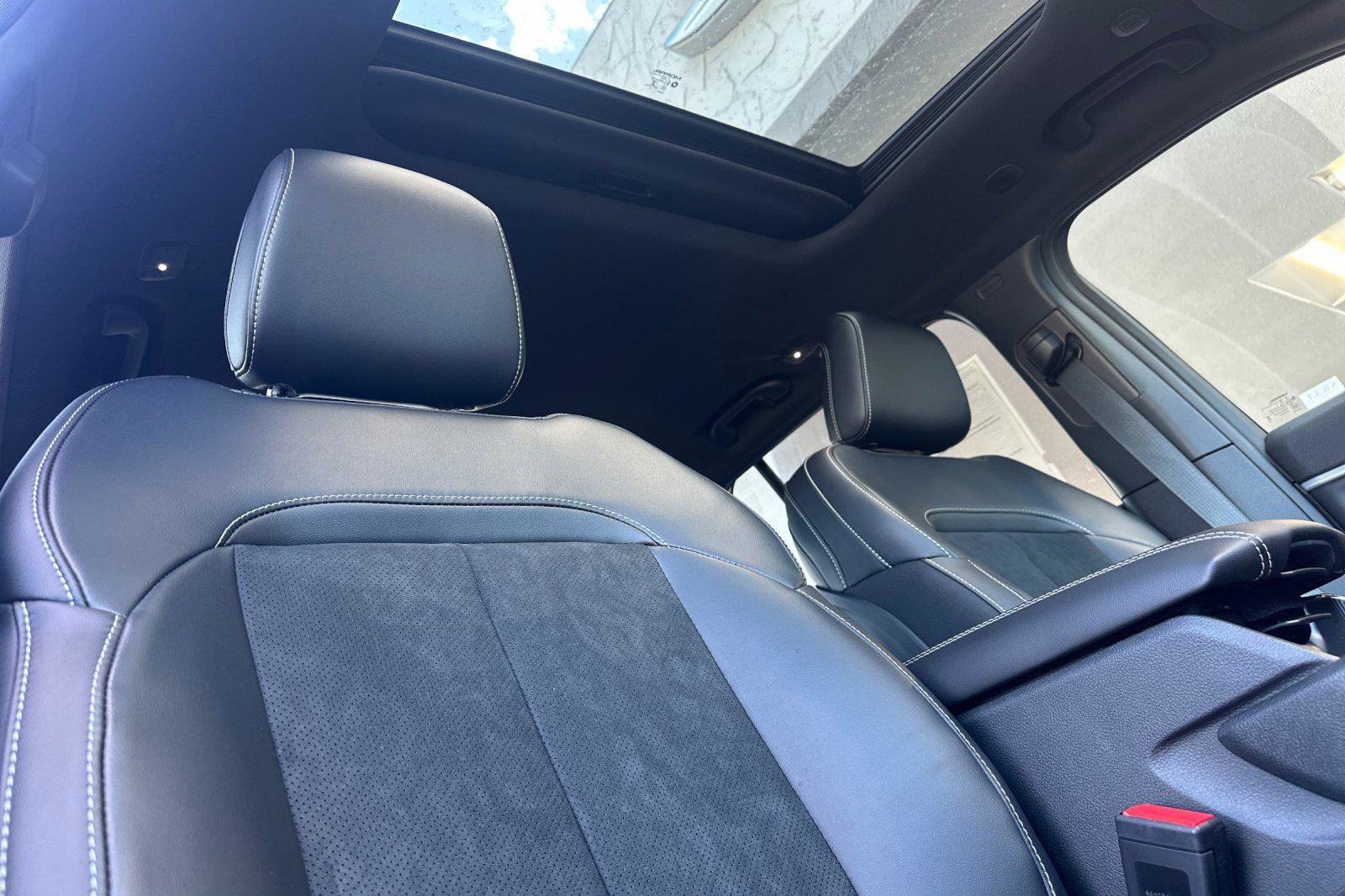 New 2026 Jeep Grand Cherokee Altitude image 15