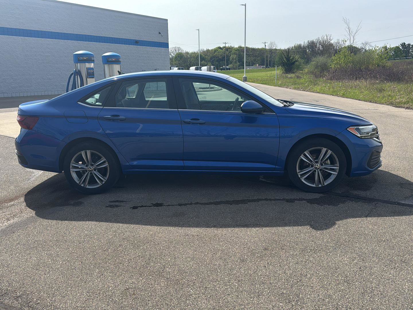 Used 2024 Volkswagen Jetta SE FWD image 6