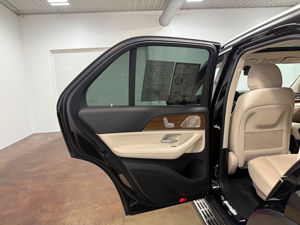 Used 2023 Mercedes-Benz GLE 350 4MATIC w/ 3rd Row Seat Package image 46