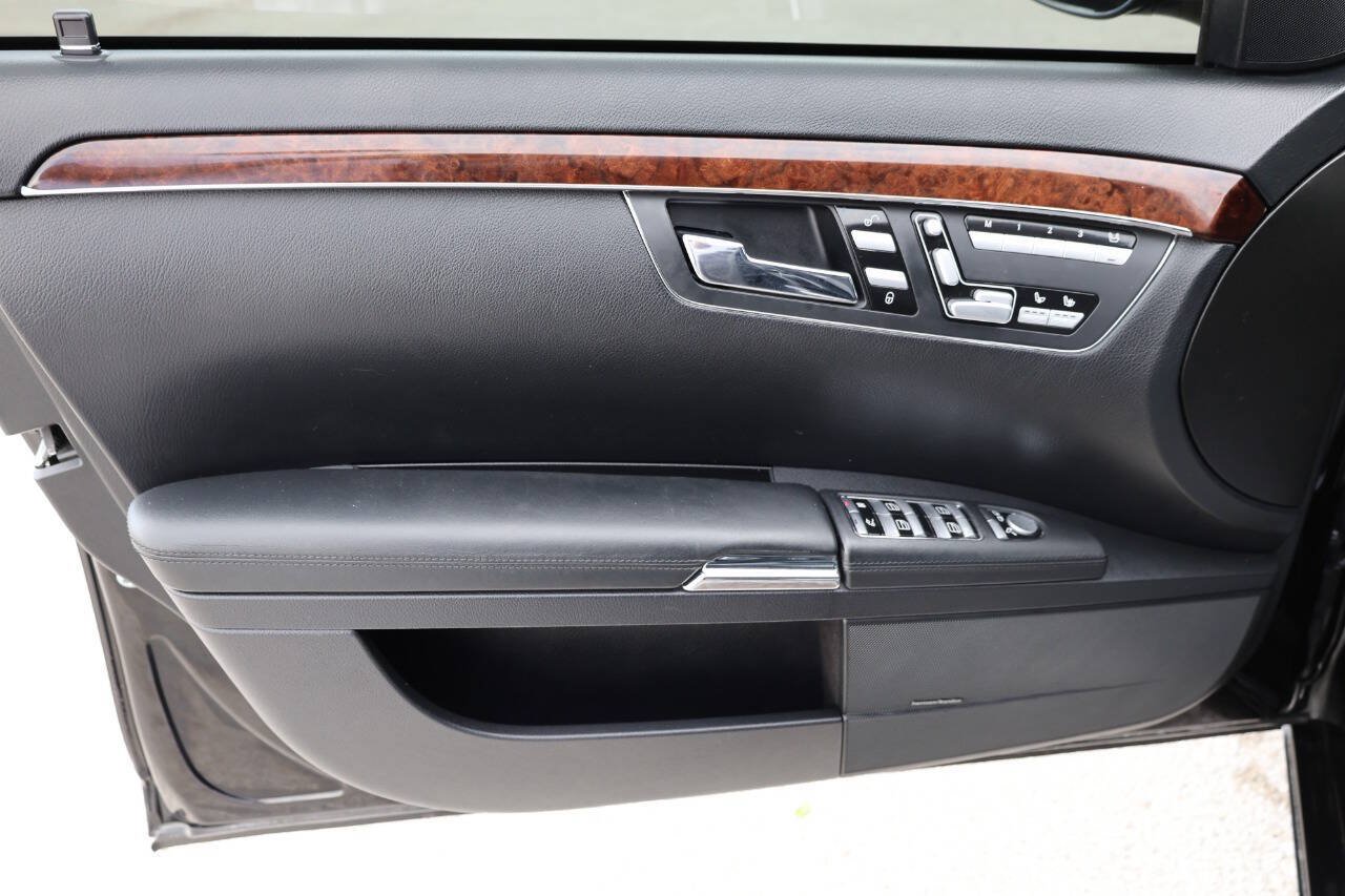 Used 2007 Mercedes-Benz S 550 image 12
