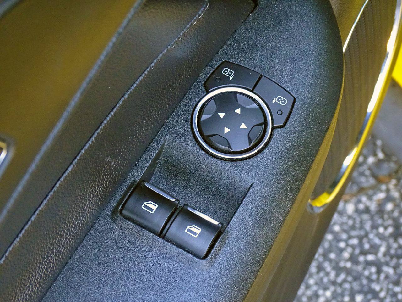 Used 2018 Ford Mustang GT Premium RWD image 18