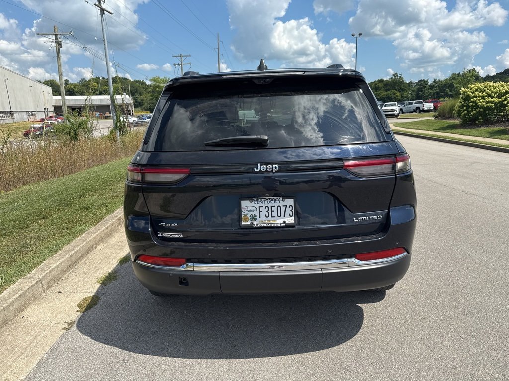 Used 2023 Jeep Grand Cherokee Limited w/ Luxury Tech Group II image 6