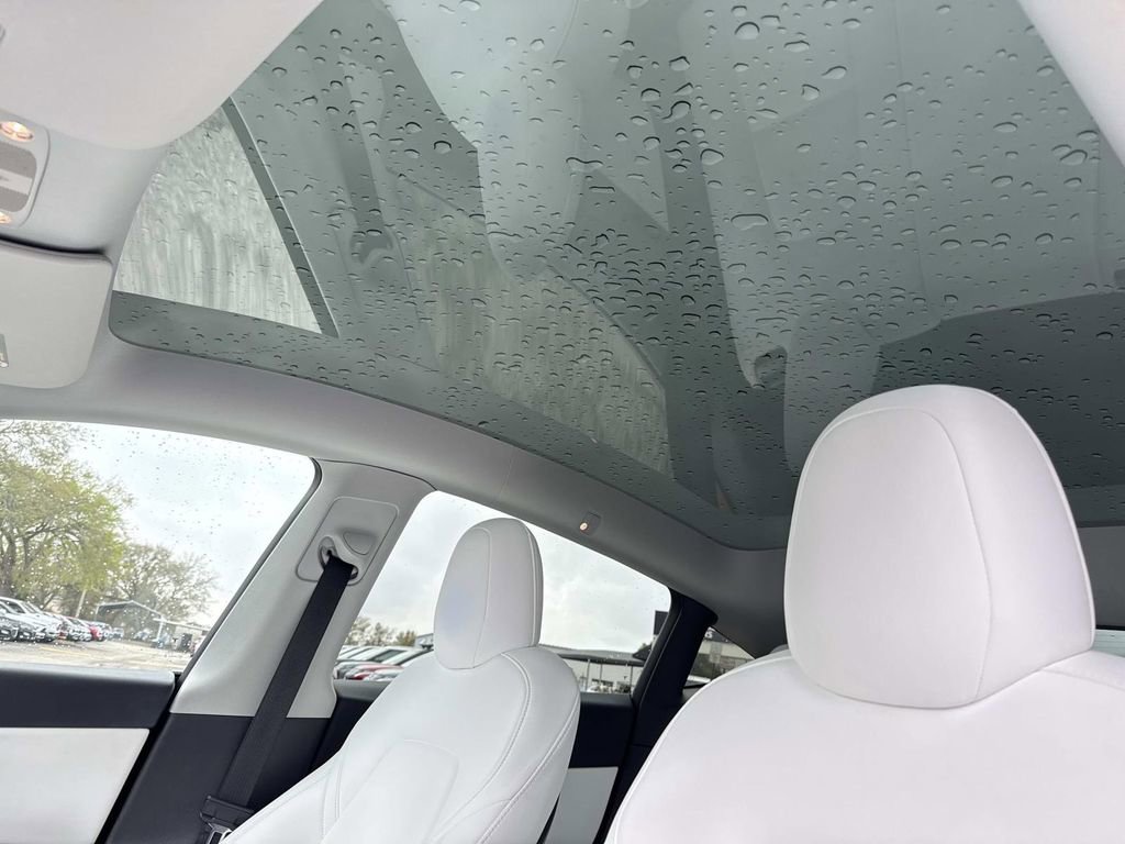 Used 2022 Tesla Model Y Long Range image 26