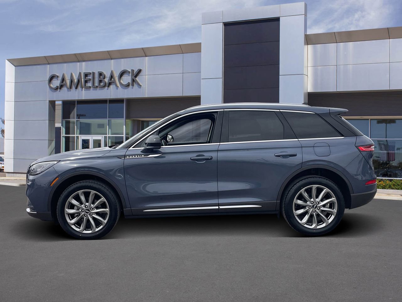 Used 2022 Lincoln Corsair AWD w/ Premium Package image 3