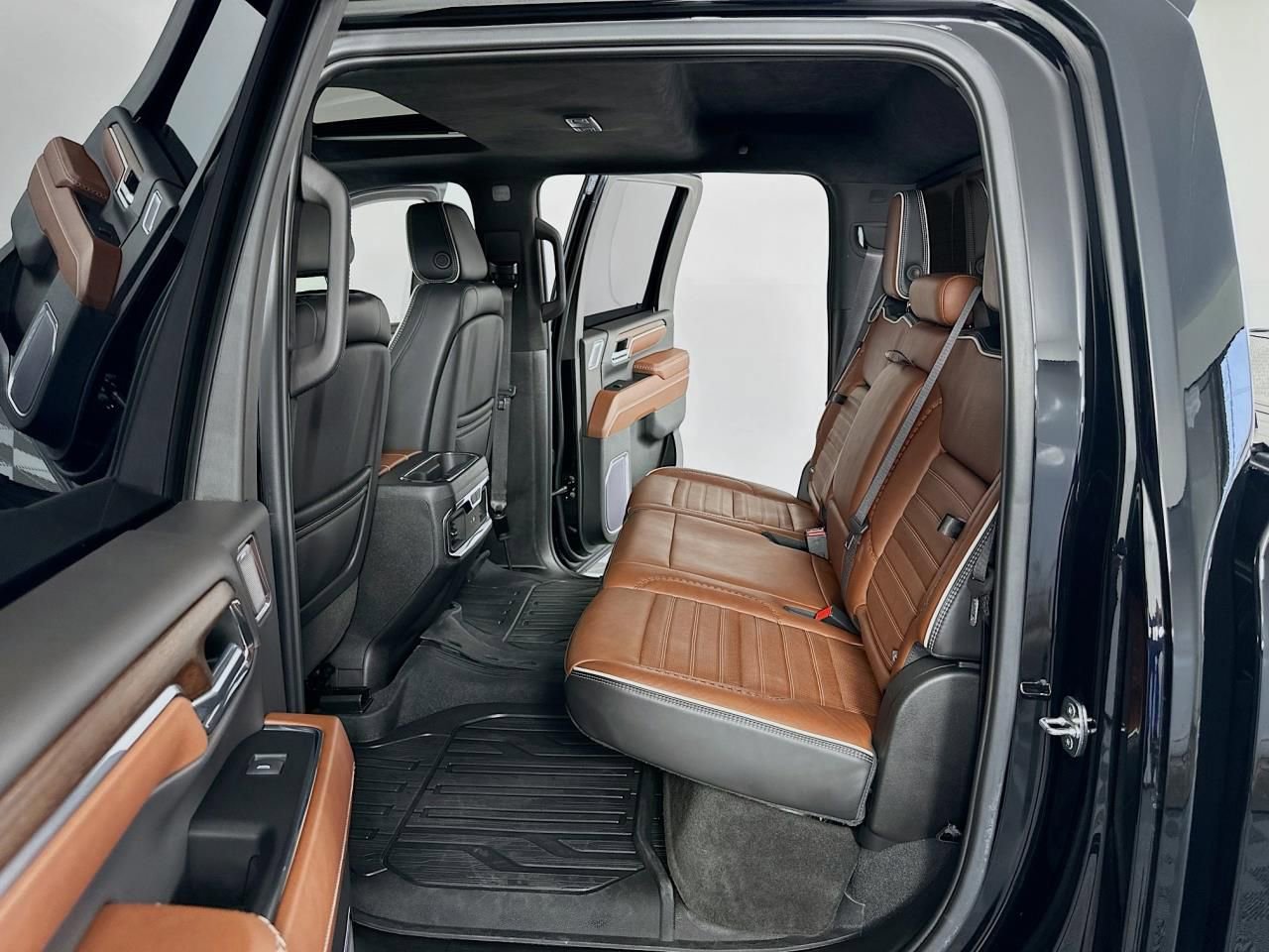 Used 2024 GMC Sierra 3500 Denali Ultimate image 34