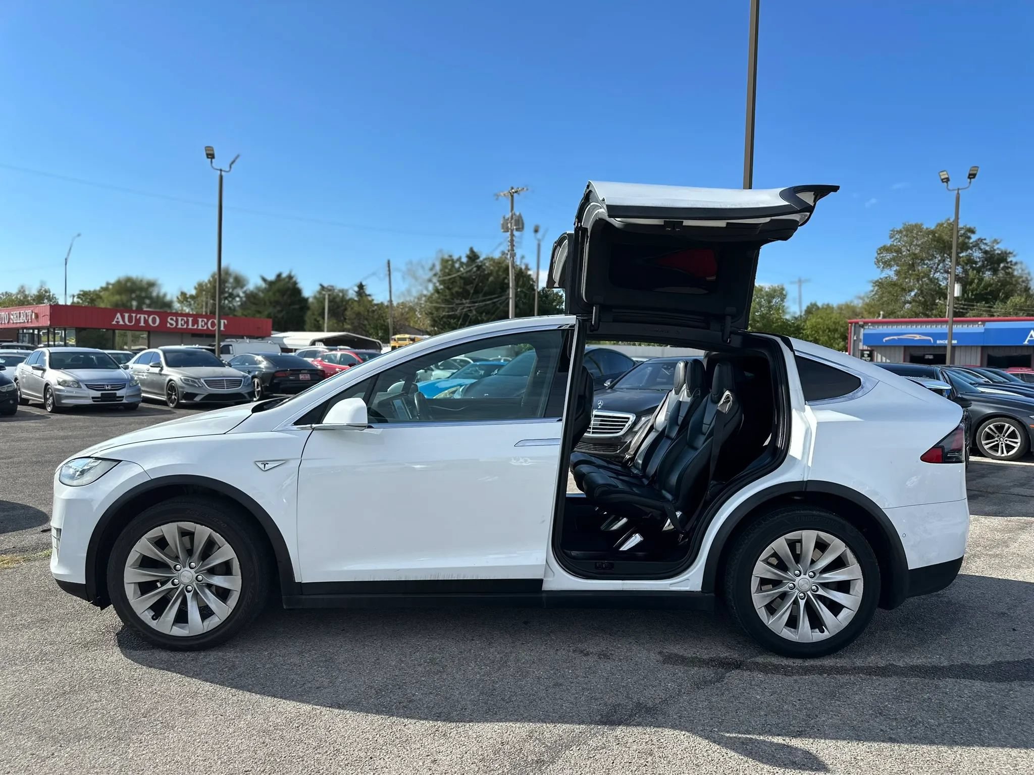 Used 2016 Tesla Model X 75D AWD/4WD image 16