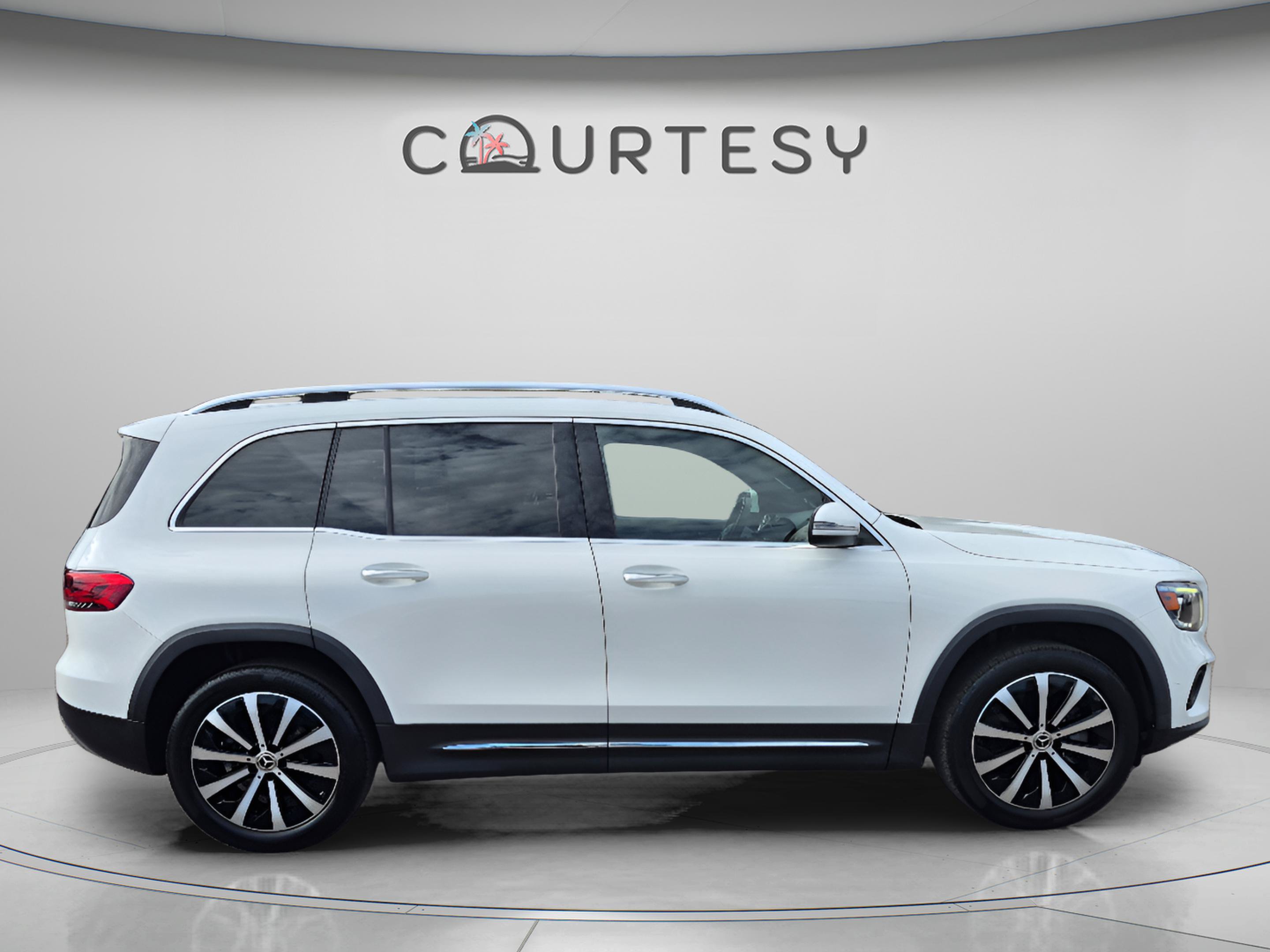 Used 2022 Mercedes-Benz GLB 250 image 8