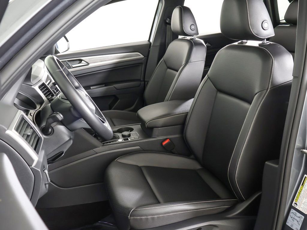 Used 2020 Volkswagen Atlas Cross Sport SE image 28