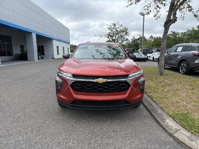 Used 2024 Chevrolet Trax LS FWD image 2