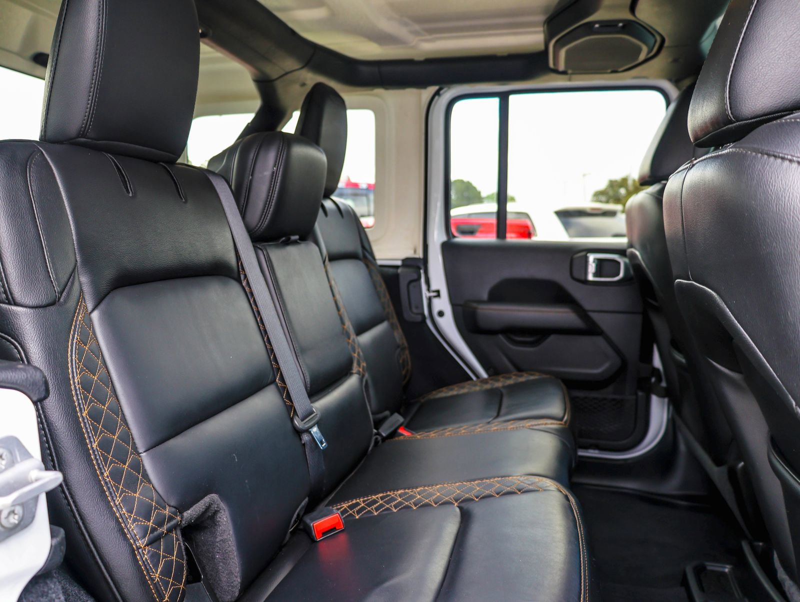 Used 2020 Jeep Wrangler Unlimited Sahara image 8