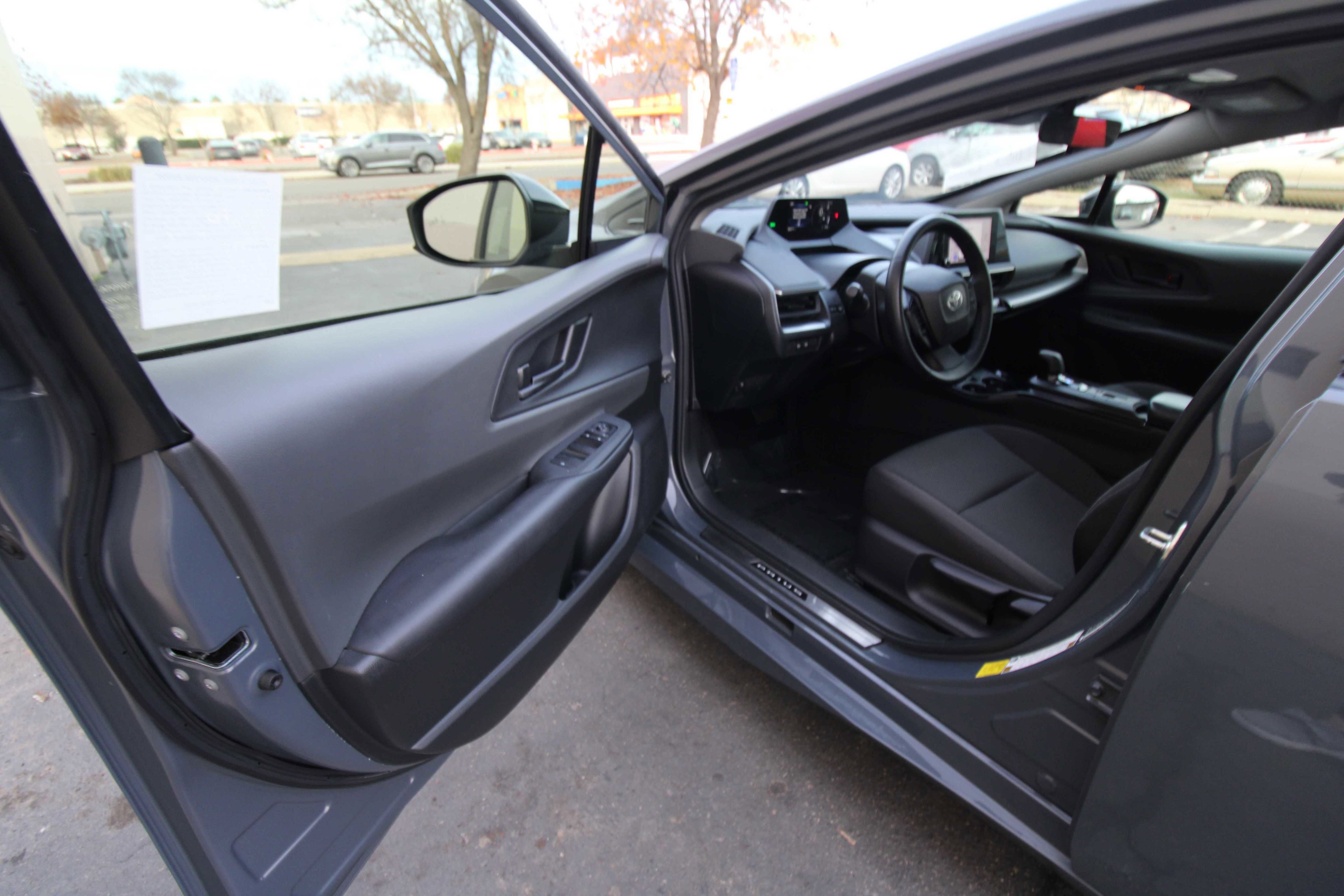 Used 2023 Toyota Prius LE image 20