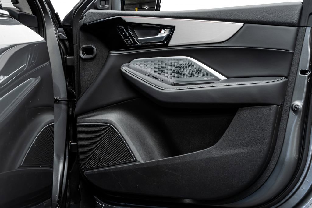 Certified 2025 Acura MDX w/ Technology Package image 16