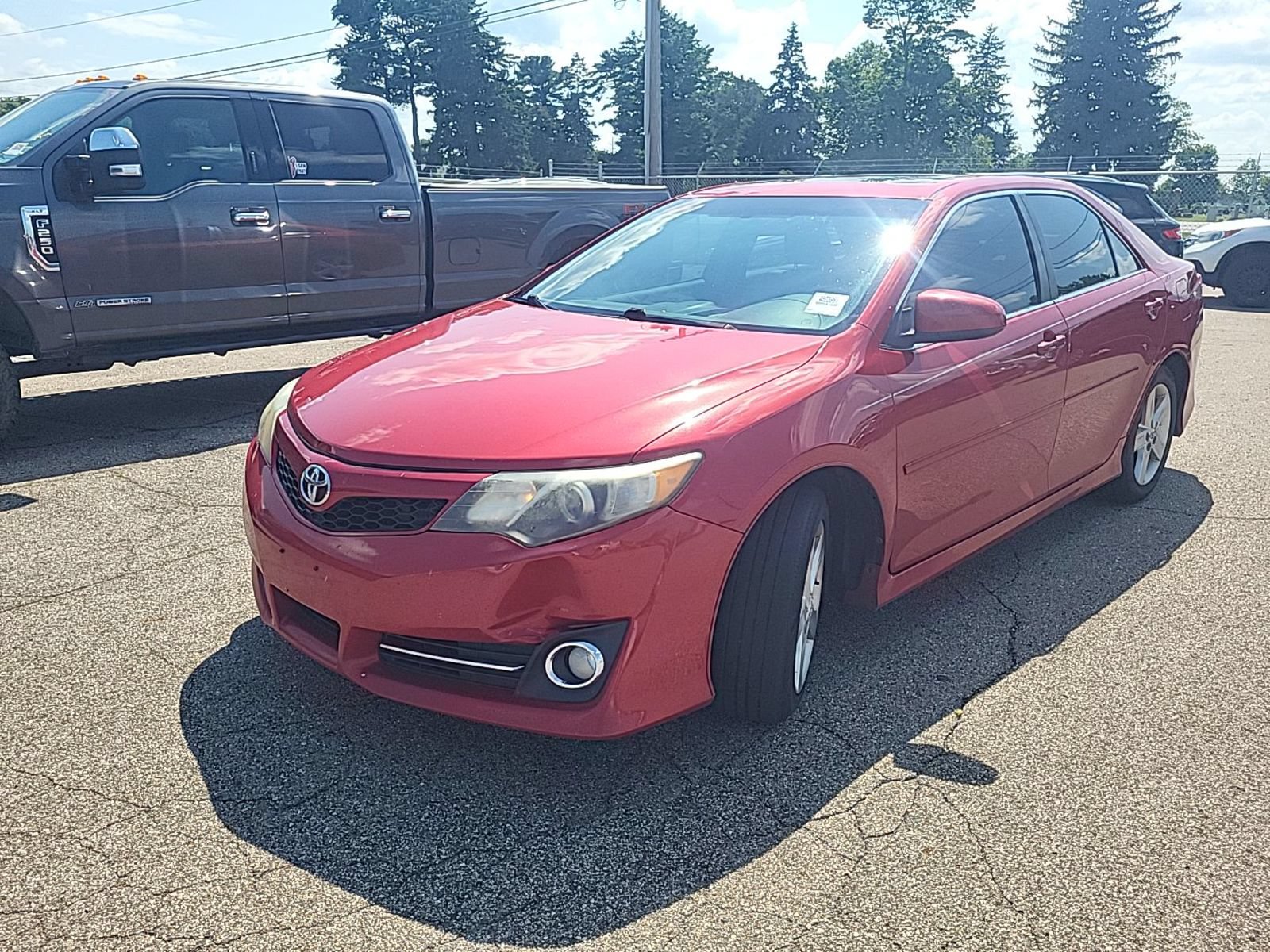 Used 2013 Toyota Camry SE FWD image 1