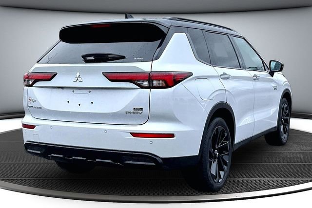 Used 2024 Mitsubishi Outlander SEL Black Edition image 6