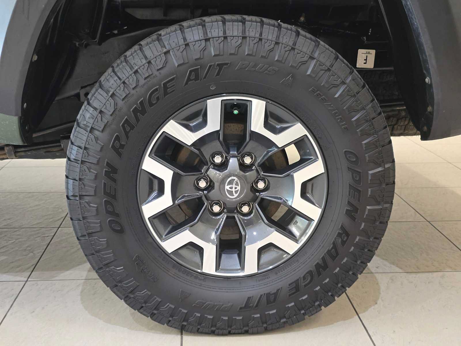 Certified 2022 Toyota Tacoma TRD Off-Road w/ TRD Premium Off Road Package AWD/4WD image 8