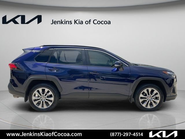 Used 2022 Toyota RAV4 XLE Premium AWD/4WD image 3