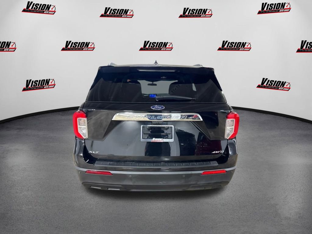 Used 2023 Ford Explorer XLT image 6